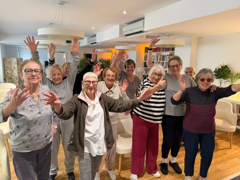 groupe de femmes retraité
